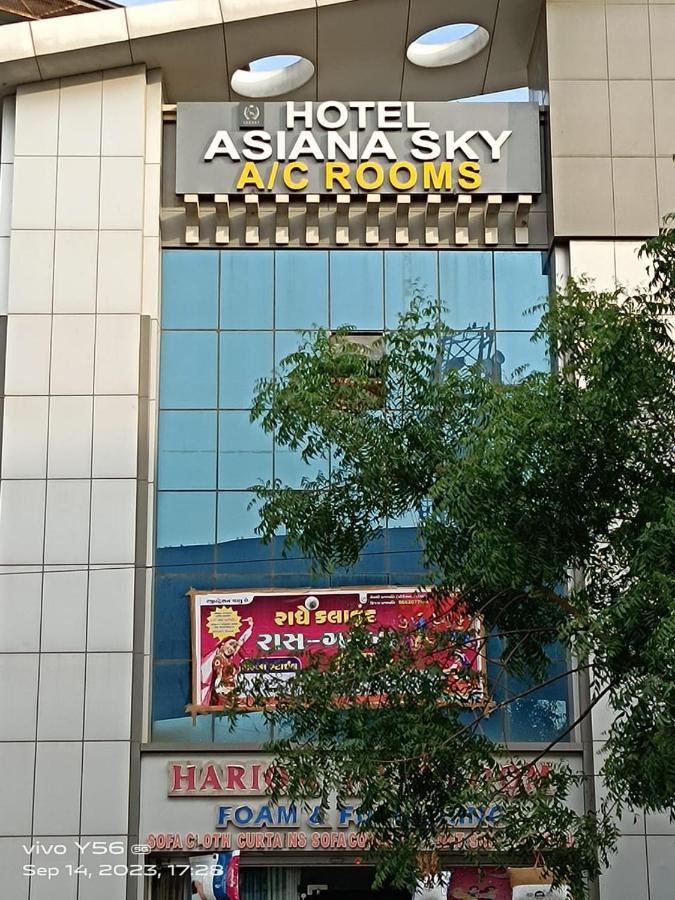 Hotel Asiana Sky Motera Ahmadábád Kültér fotó