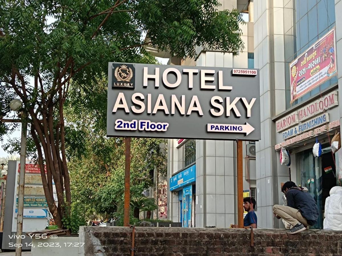 Hotel Asiana Sky Motera Ahmadábád Kültér fotó